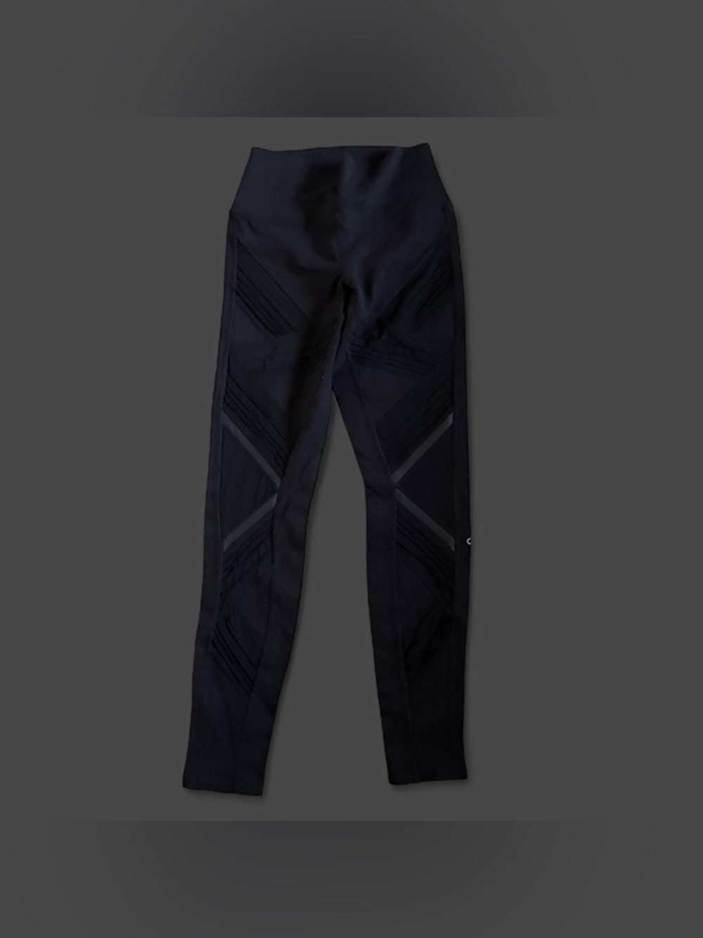 Alo women Medium  black leggings with grey accents #activewear #leggings